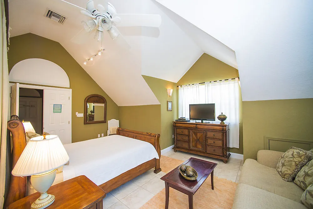 Shangri-La Boutique Bed & Breakfast West Bay