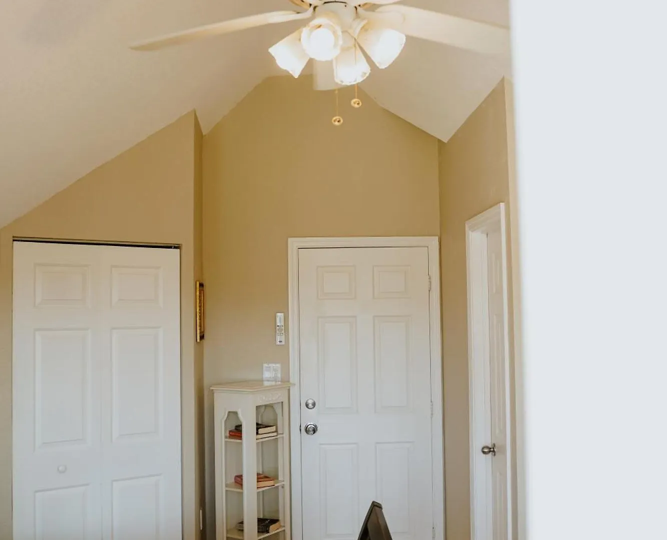 Shangri-La Boutique Bed & Breakfast