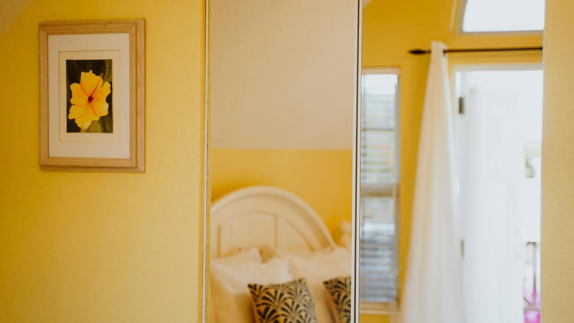 Shangri-La Boutique Bed & Breakfast Cayman Islands