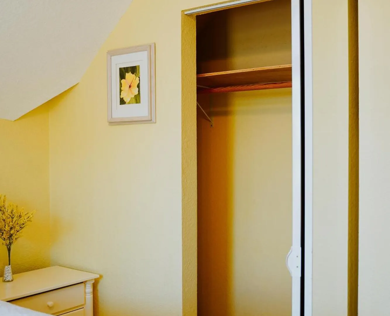 Shangri-La Boutique Bed & Breakfast West Bay