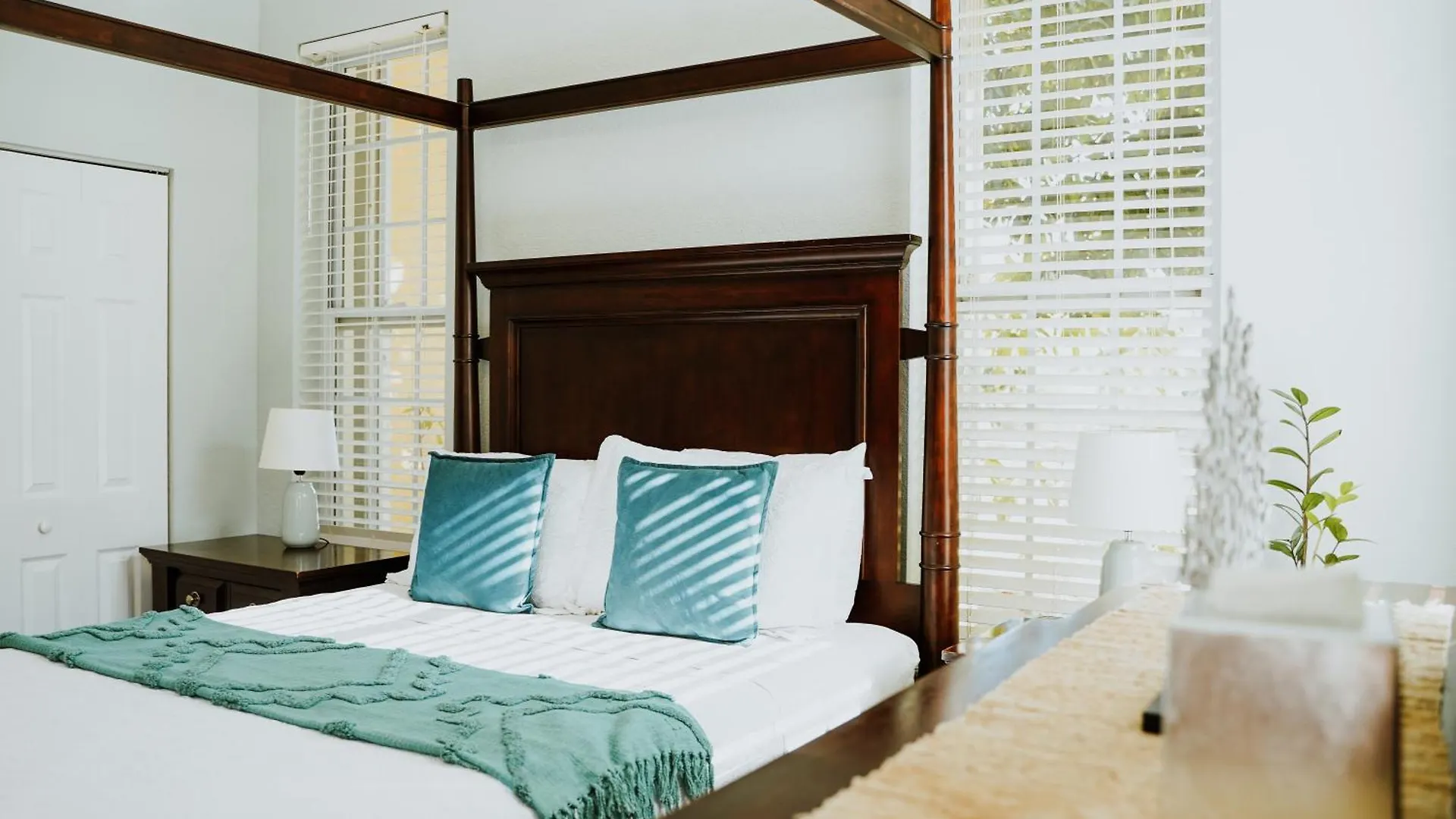 Shangri-La Boutique Bed & Breakfast