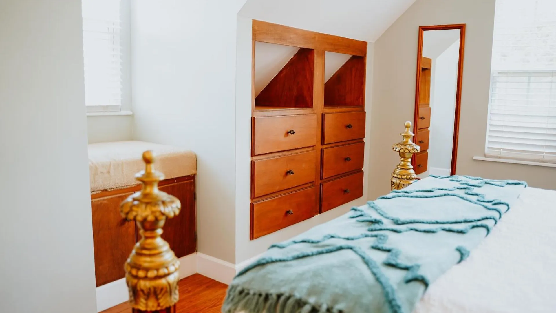 Shangri-La Boutique Bed & Breakfast Cayman Islands