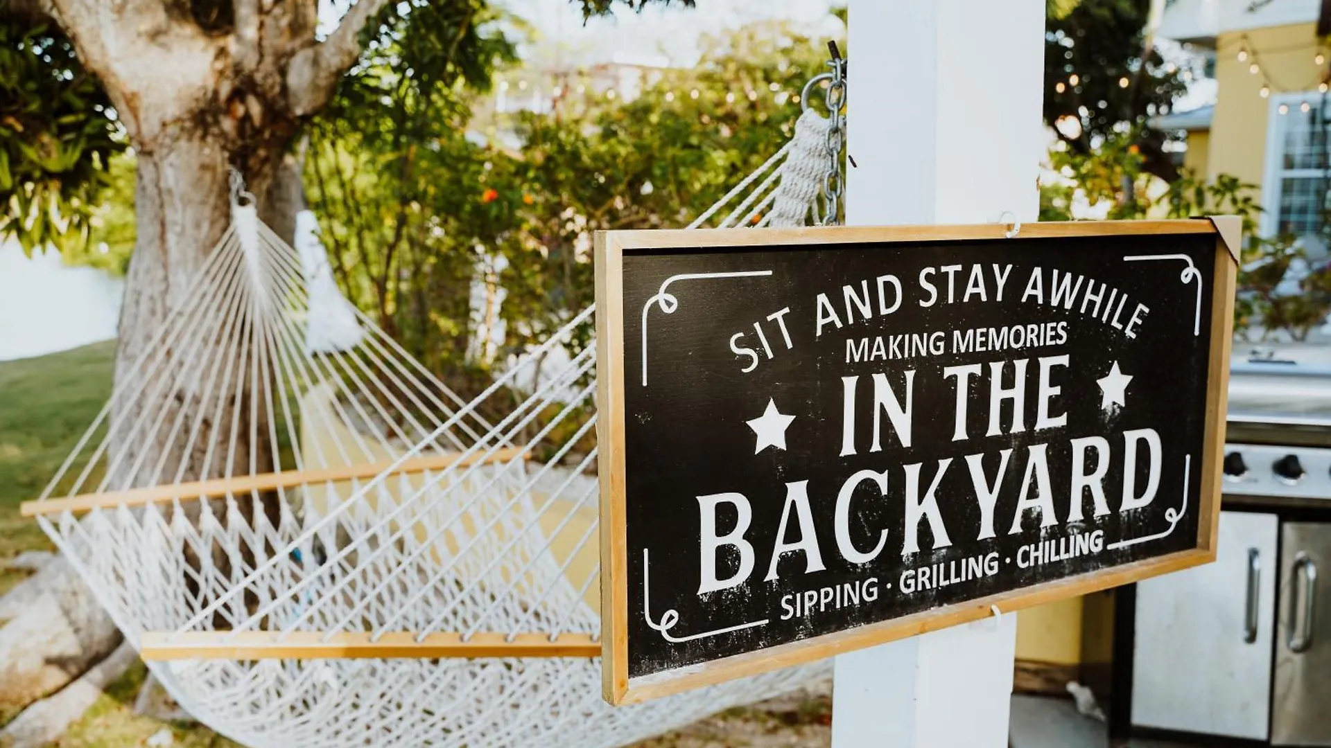 ****  Shangri-La Boutique Bed & Breakfast Cayman Islands