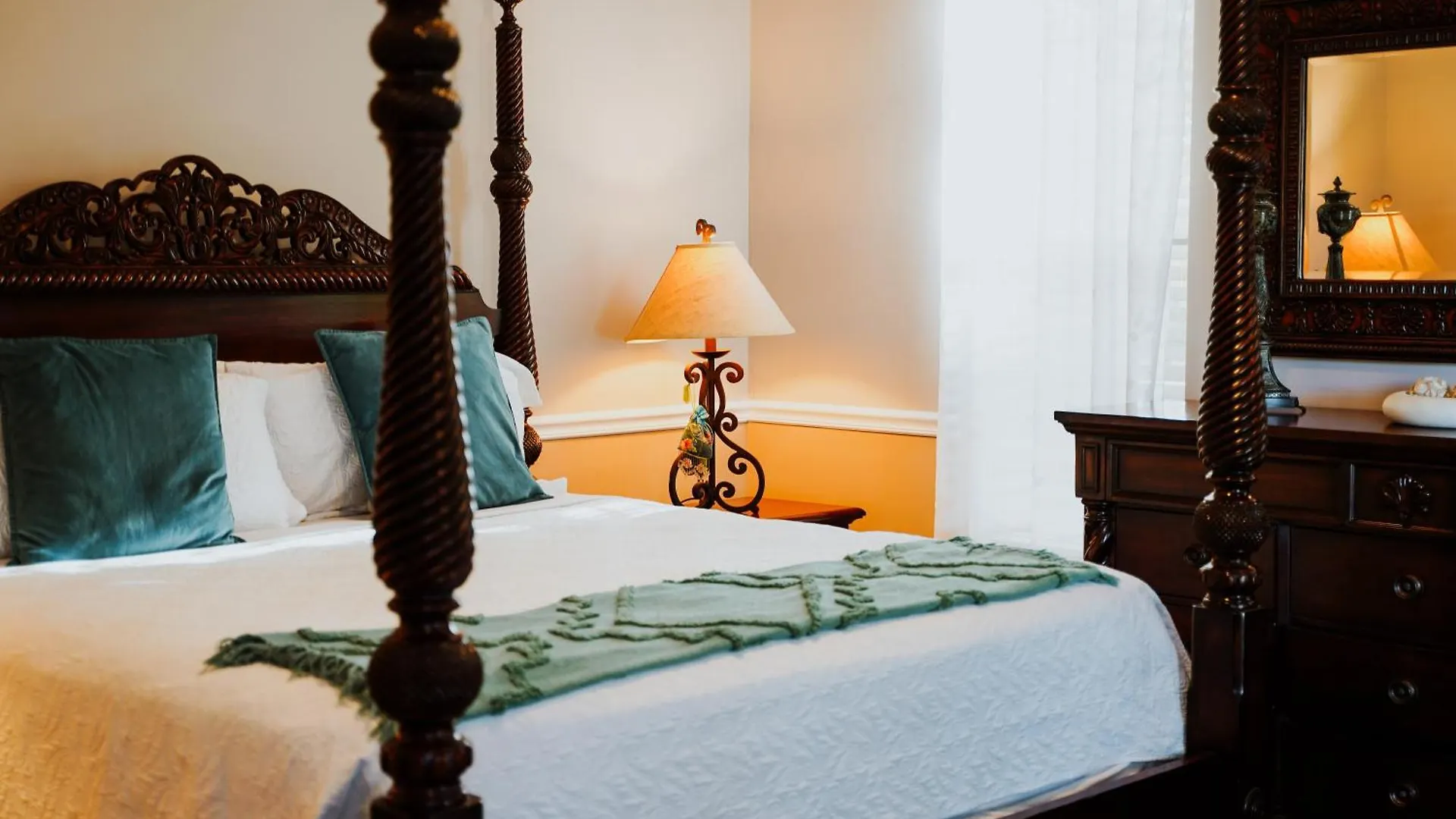Shangri-La Boutique Bed & Breakfast
