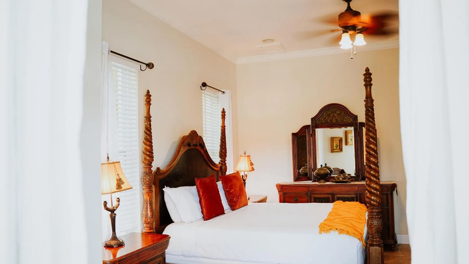 Shangri-La Boutique Bed & Breakfast Cayman Islands