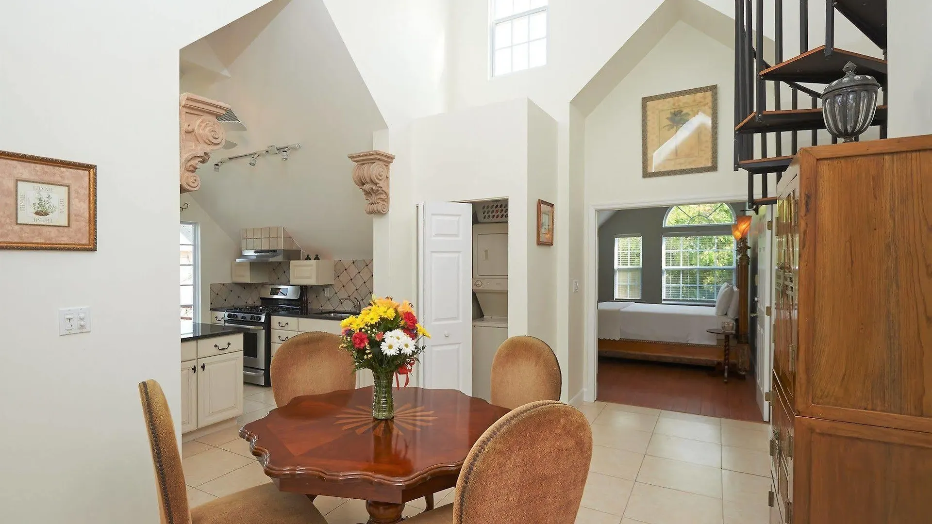 Shangri-La Boutique Bed & Breakfast