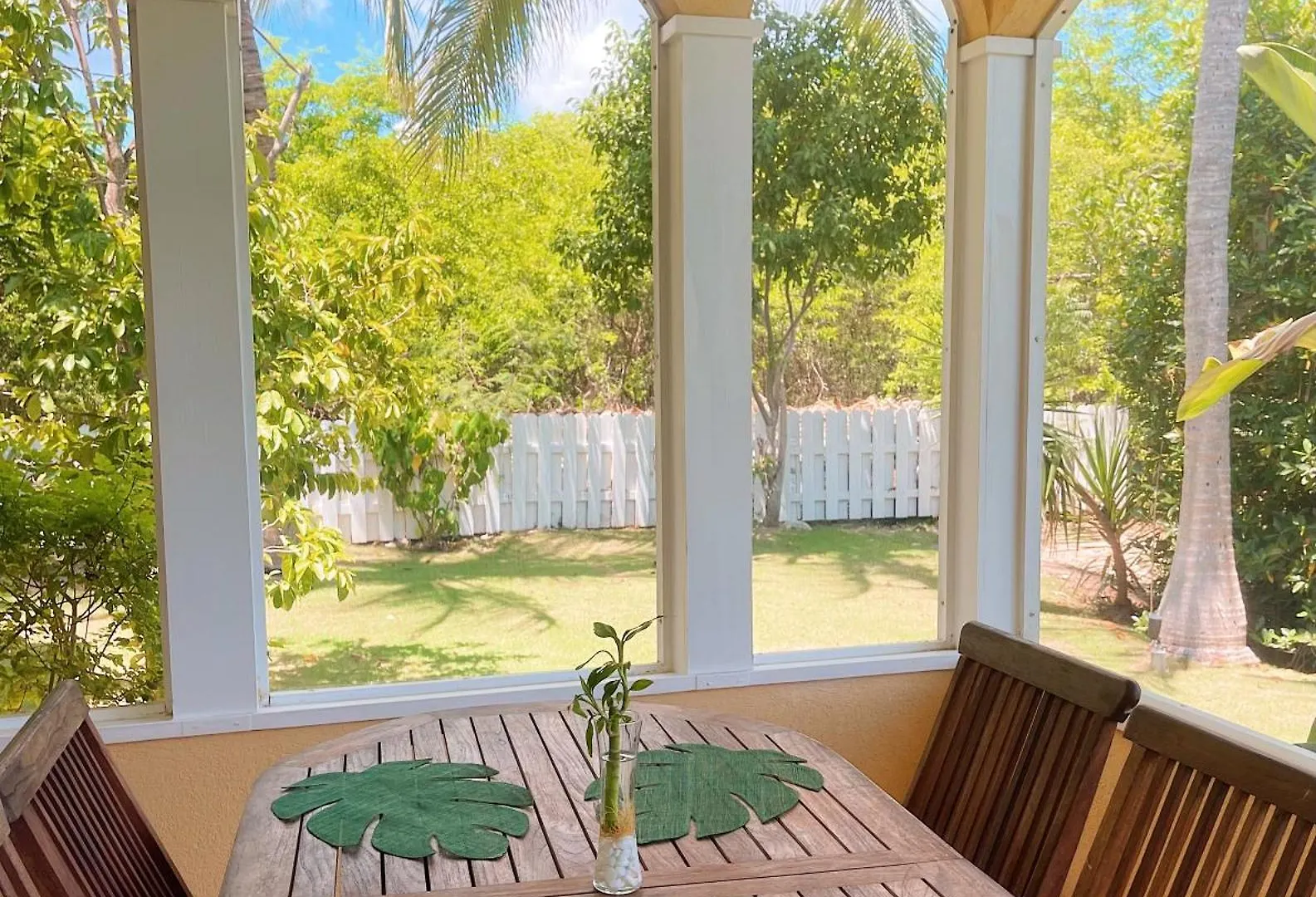 Shangri-La Boutique Bed & Breakfast 4*, West Bay Cayman Islands