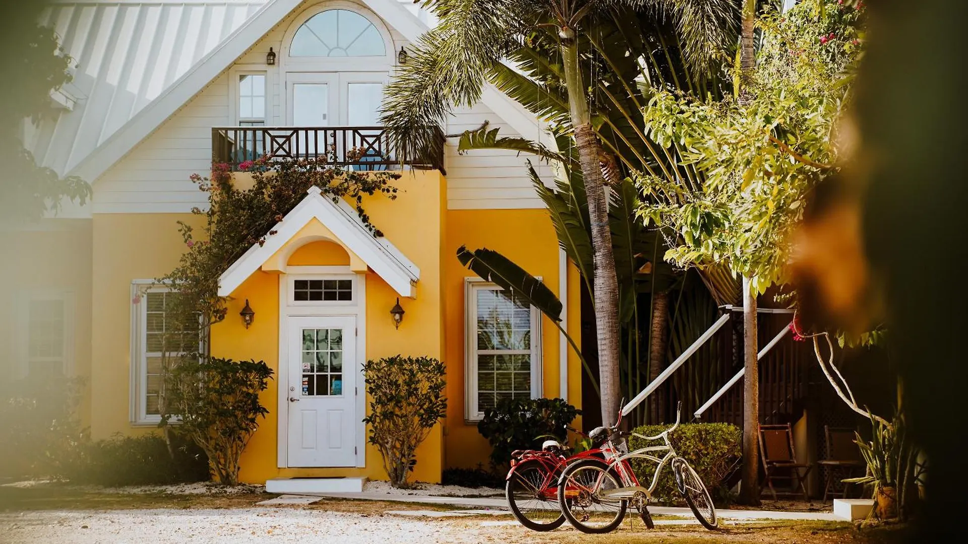 Shangri-La Boutique Bed & Breakfast West Bay