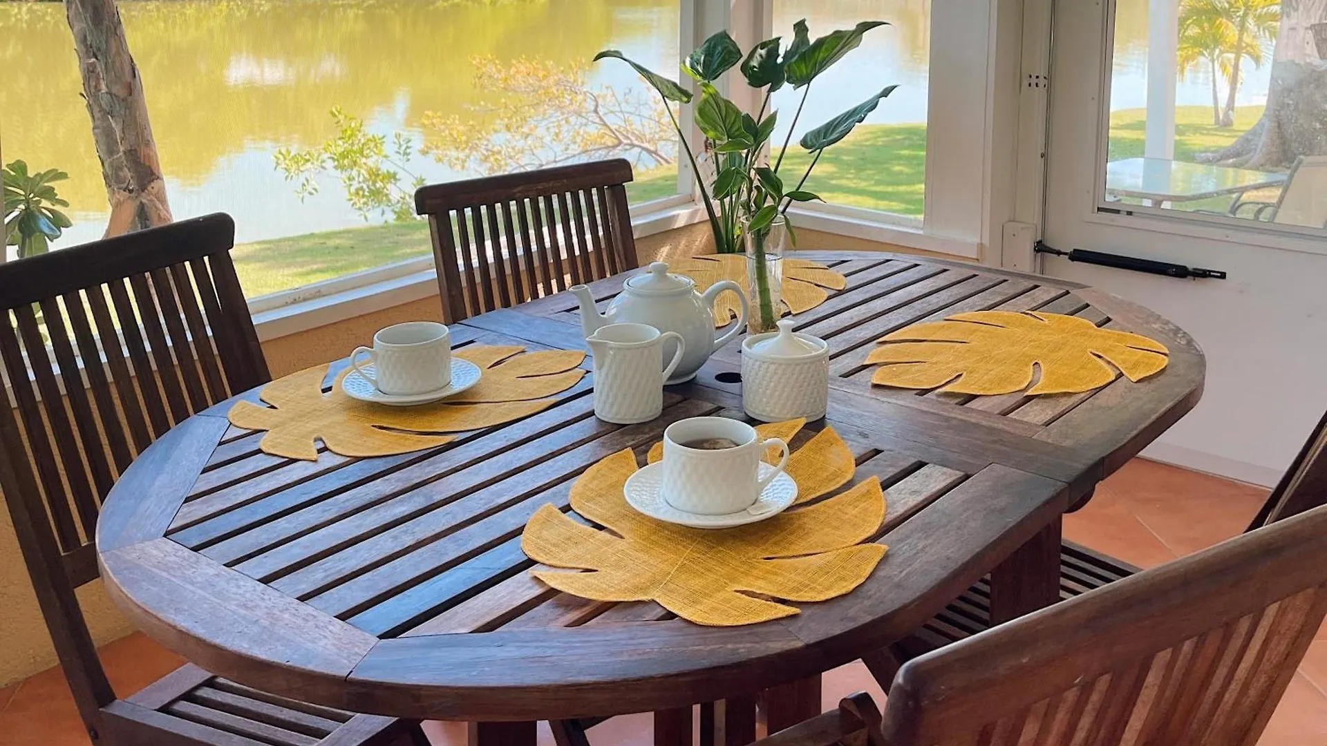 Shangri-La Boutique Bed & Breakfast West Bay Kajmán-szigetek