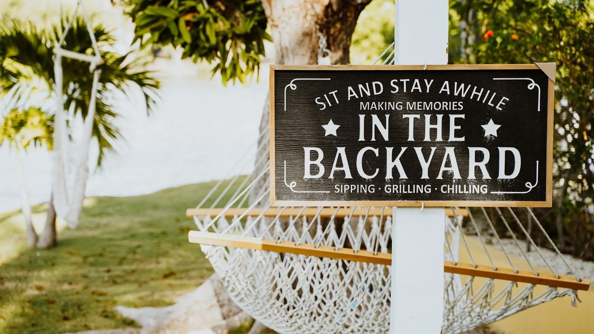****  Shangri-La Boutique Bed & Breakfast Cayman Islands