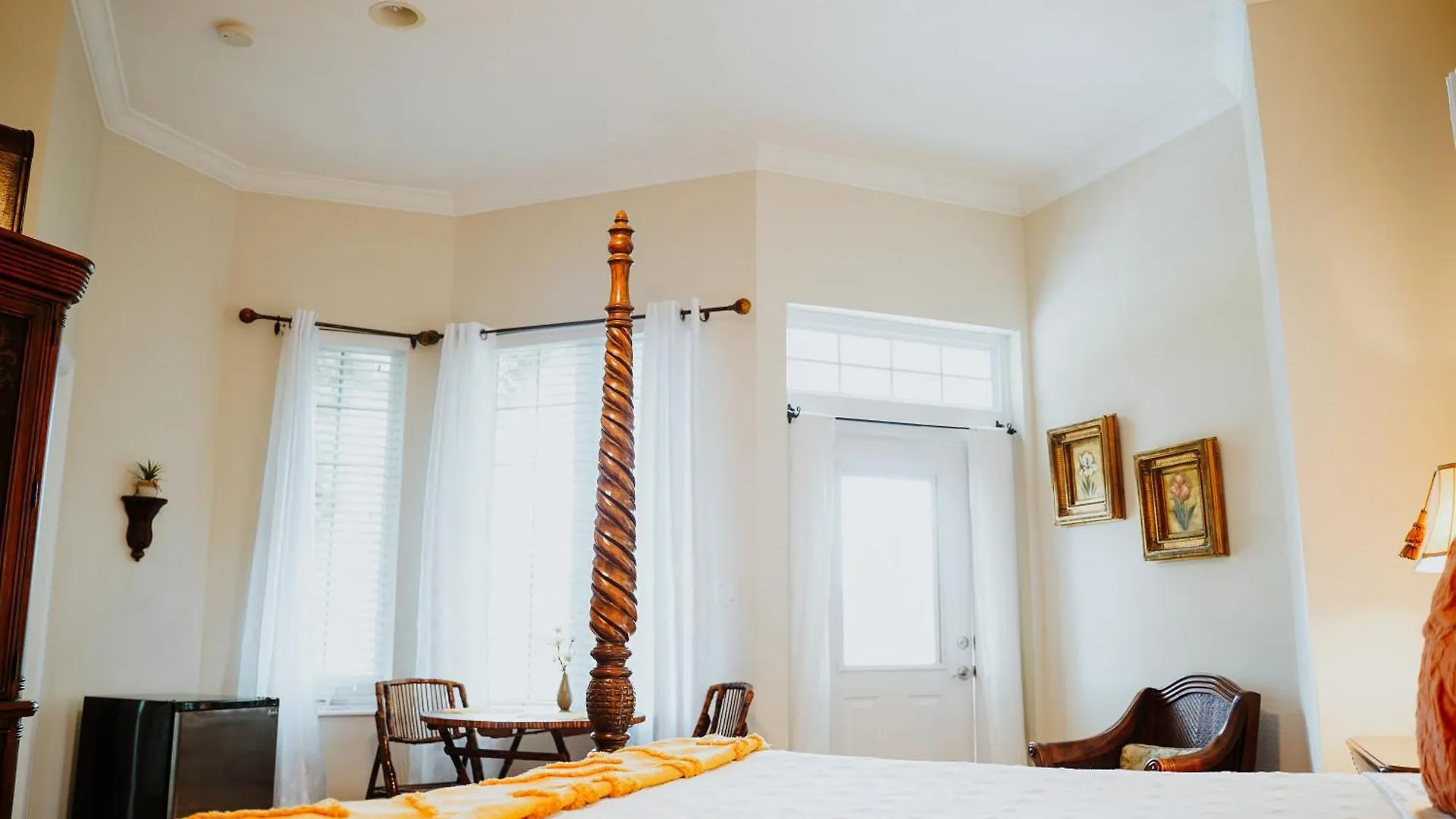 ****  Shangri-La Boutique Bed & Breakfast West Bay Kajmán-szigetek
