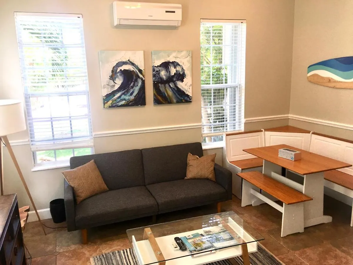 Shangri-La Boutique Bed & Breakfast West Bay